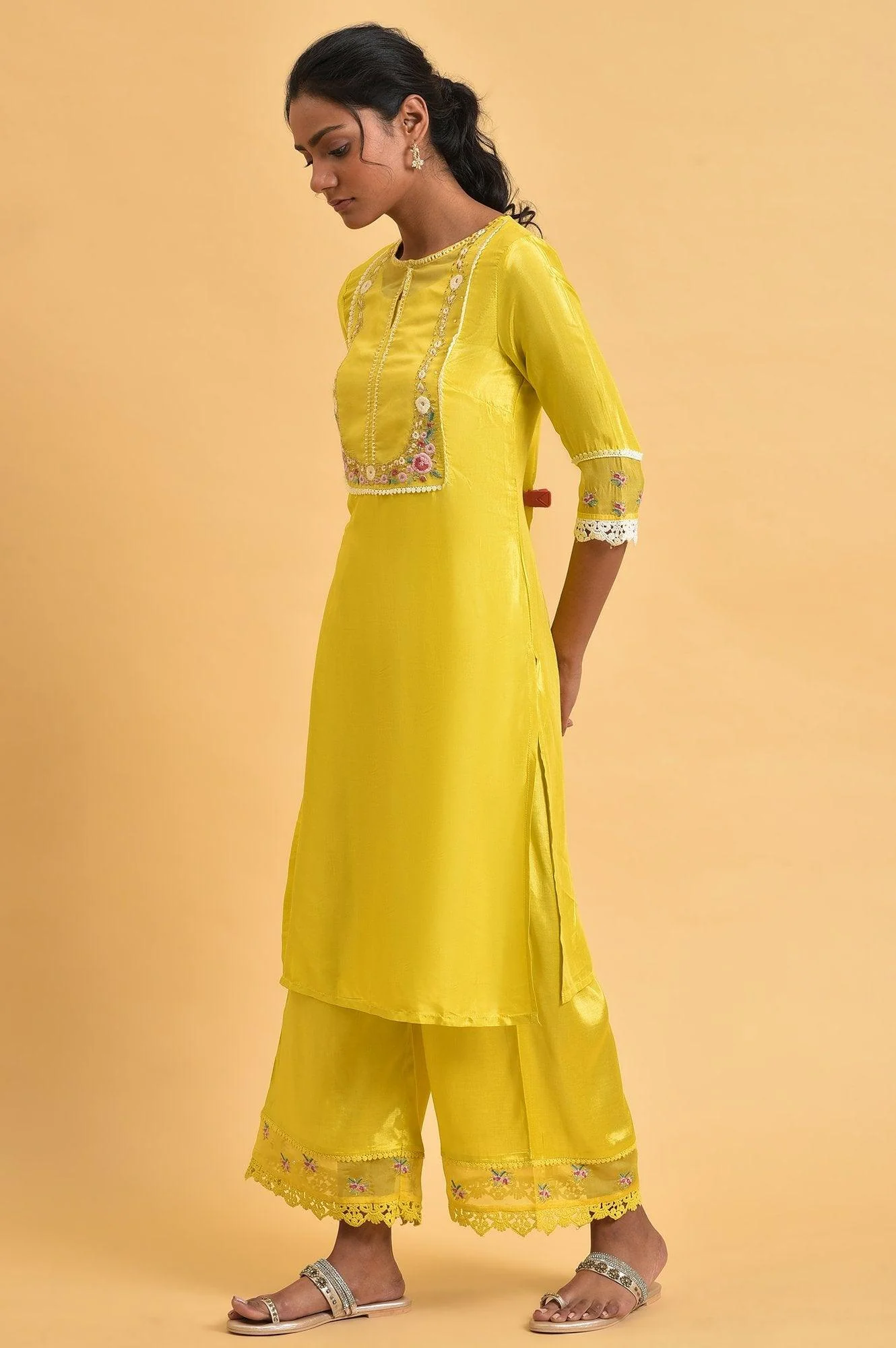 Yellow Embroidered Shantun Plus Size Festive kurta - Image 3
