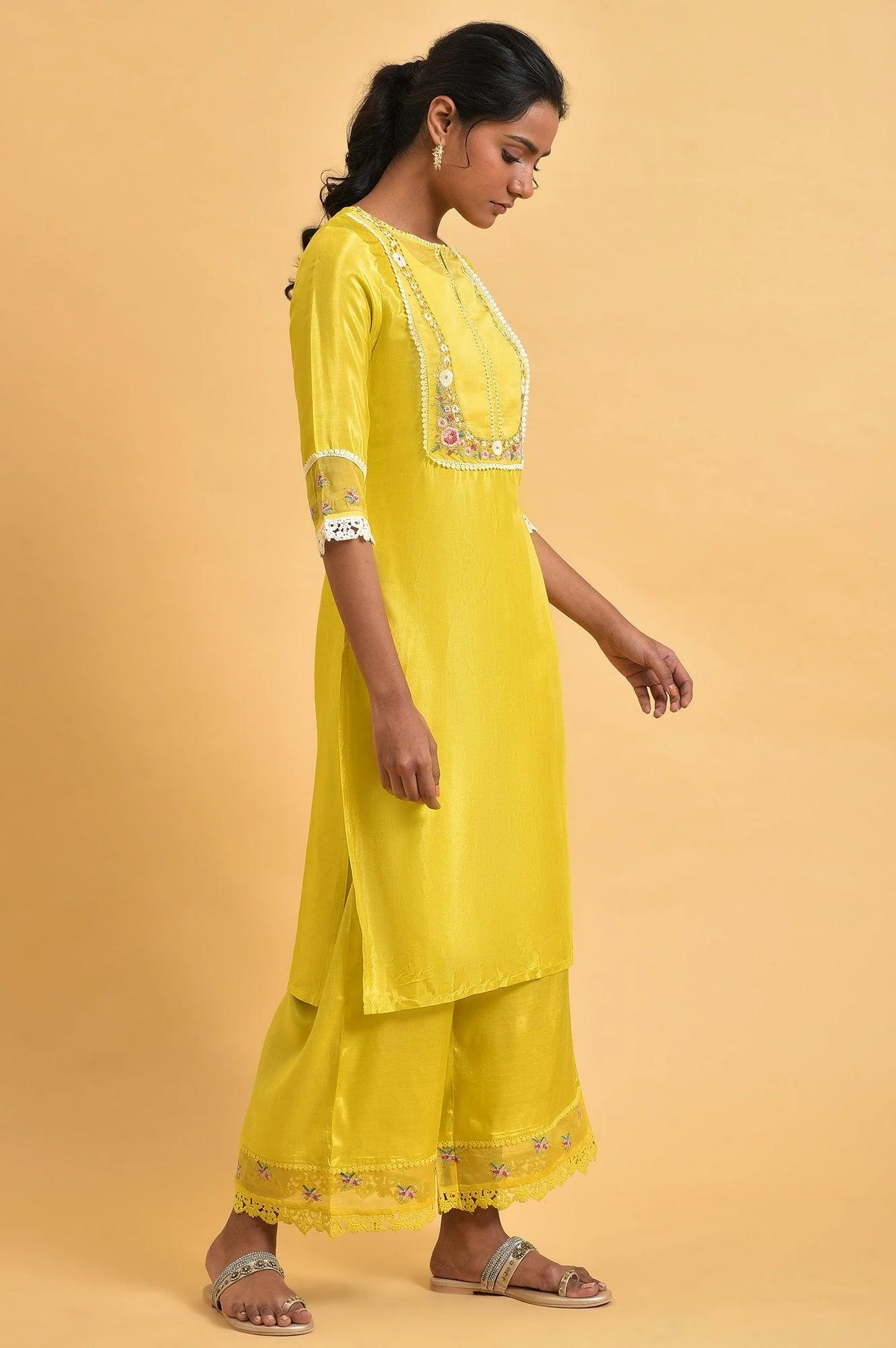 Yellow Embroidered Shantun Plus Size Festive kurta - Image 4