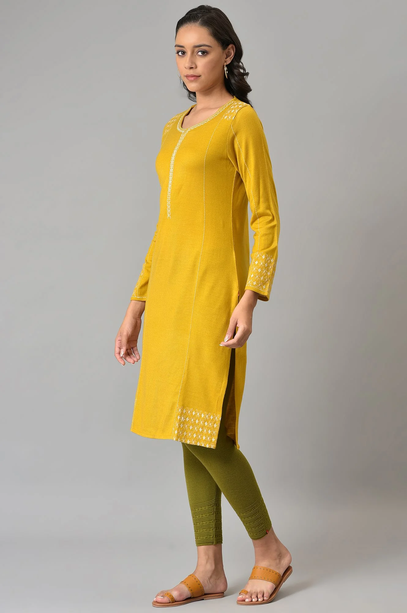 Yellow Embroidered Straight kurta - Image 3