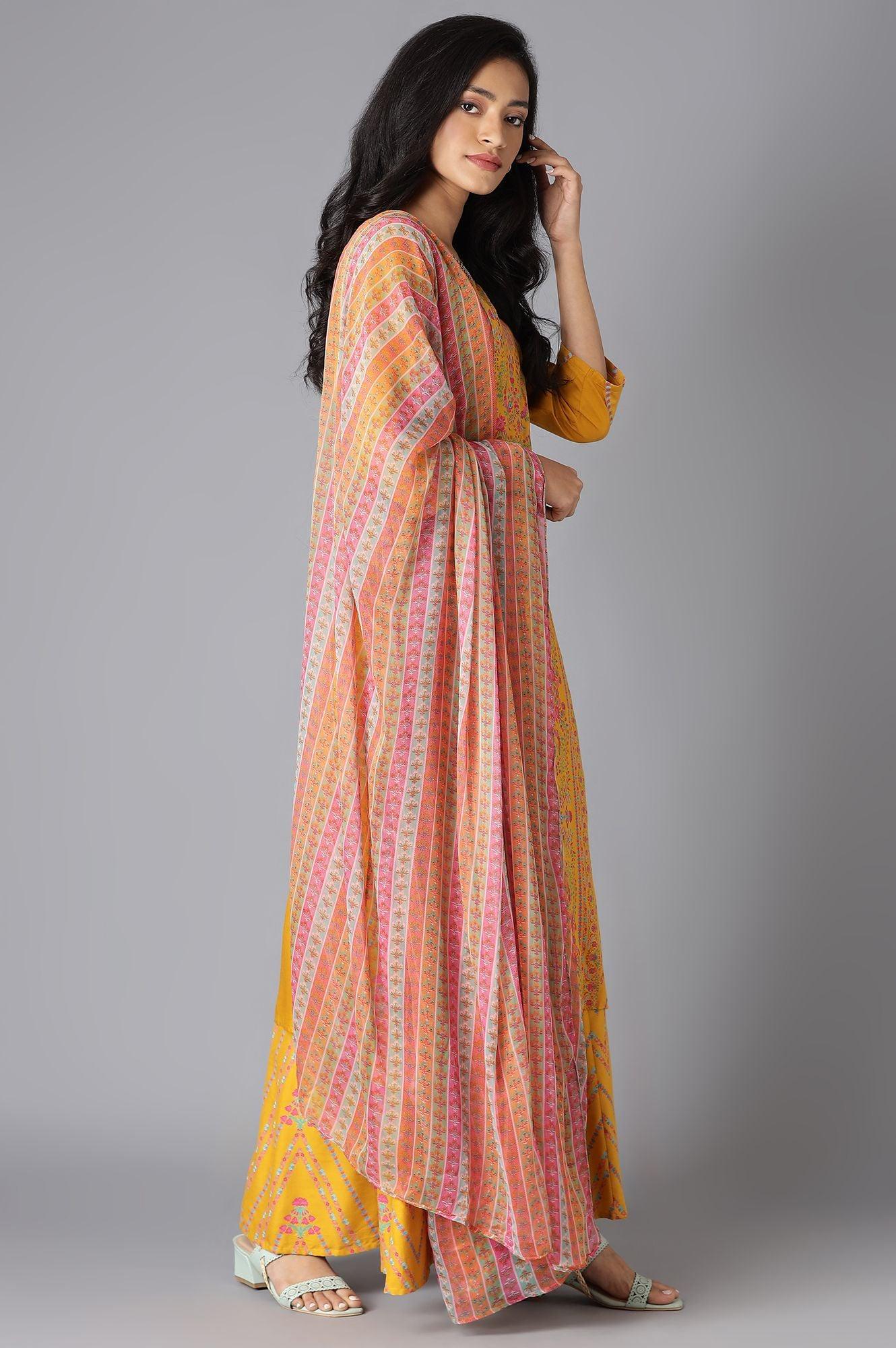 Yellow Floral kurta In Boat Neck With Culottes And Dupatta - Image 4