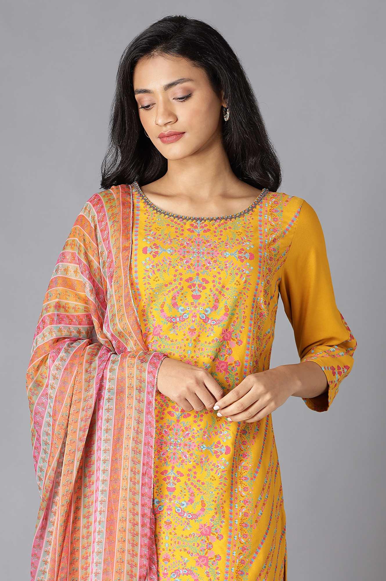 Yellow Floral kurta In Boat Neck With Culottes And Dupatta - Image 5