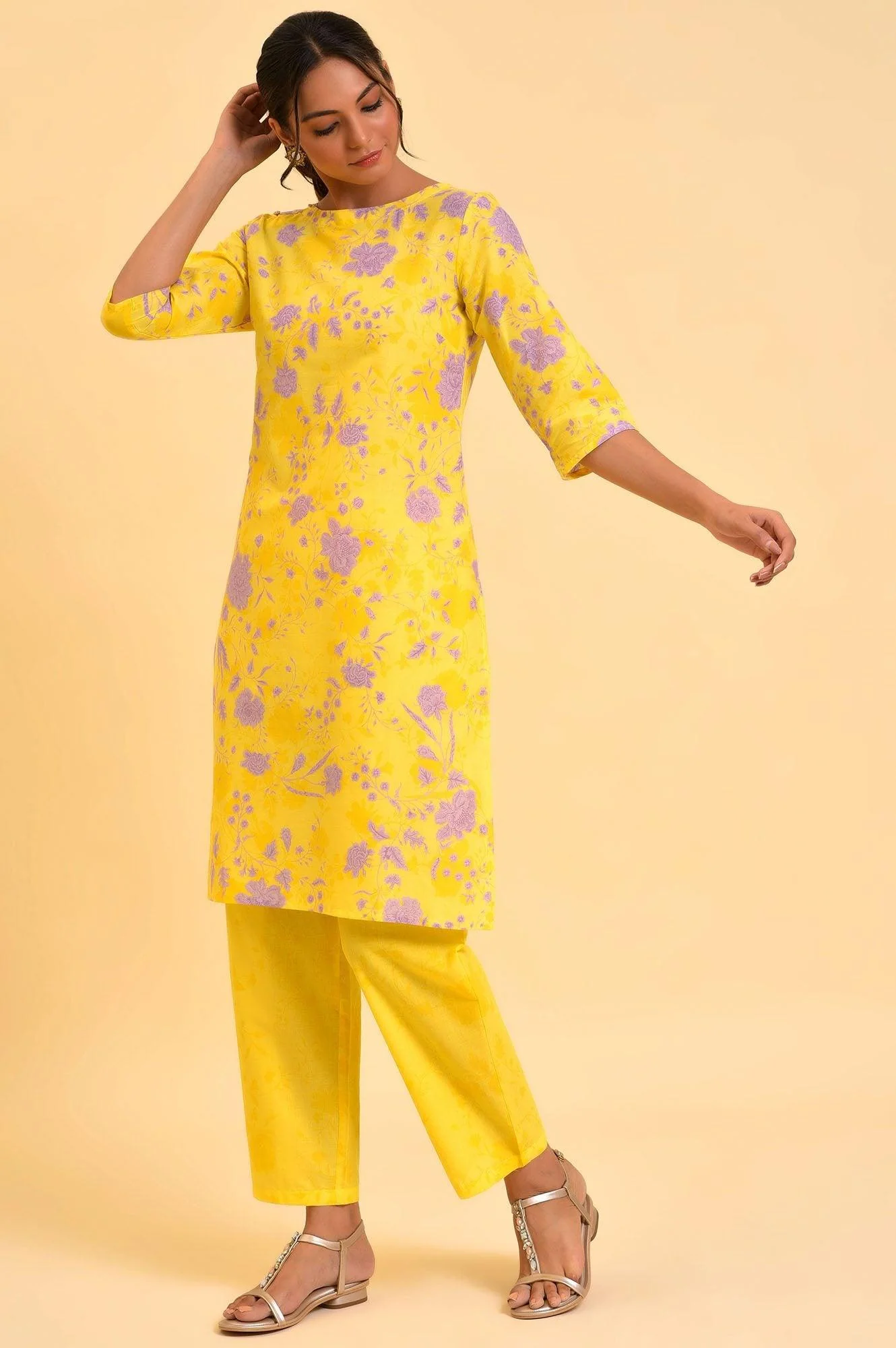 Yellow Floral Print kurta & Straight Pants Co-Ord Set - Image 3