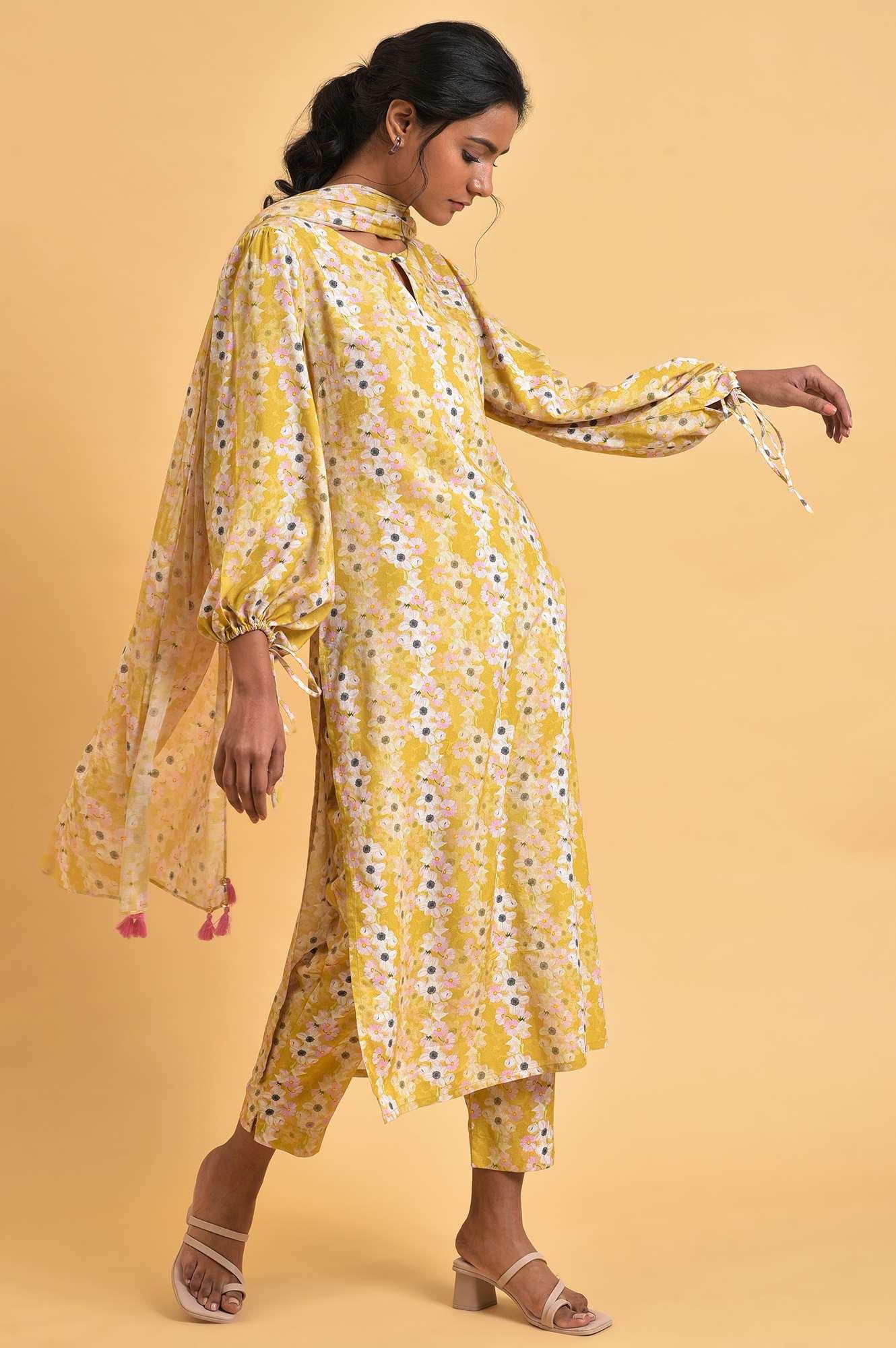 Yellow Floral Print-On-Print kurta Set - Image 4