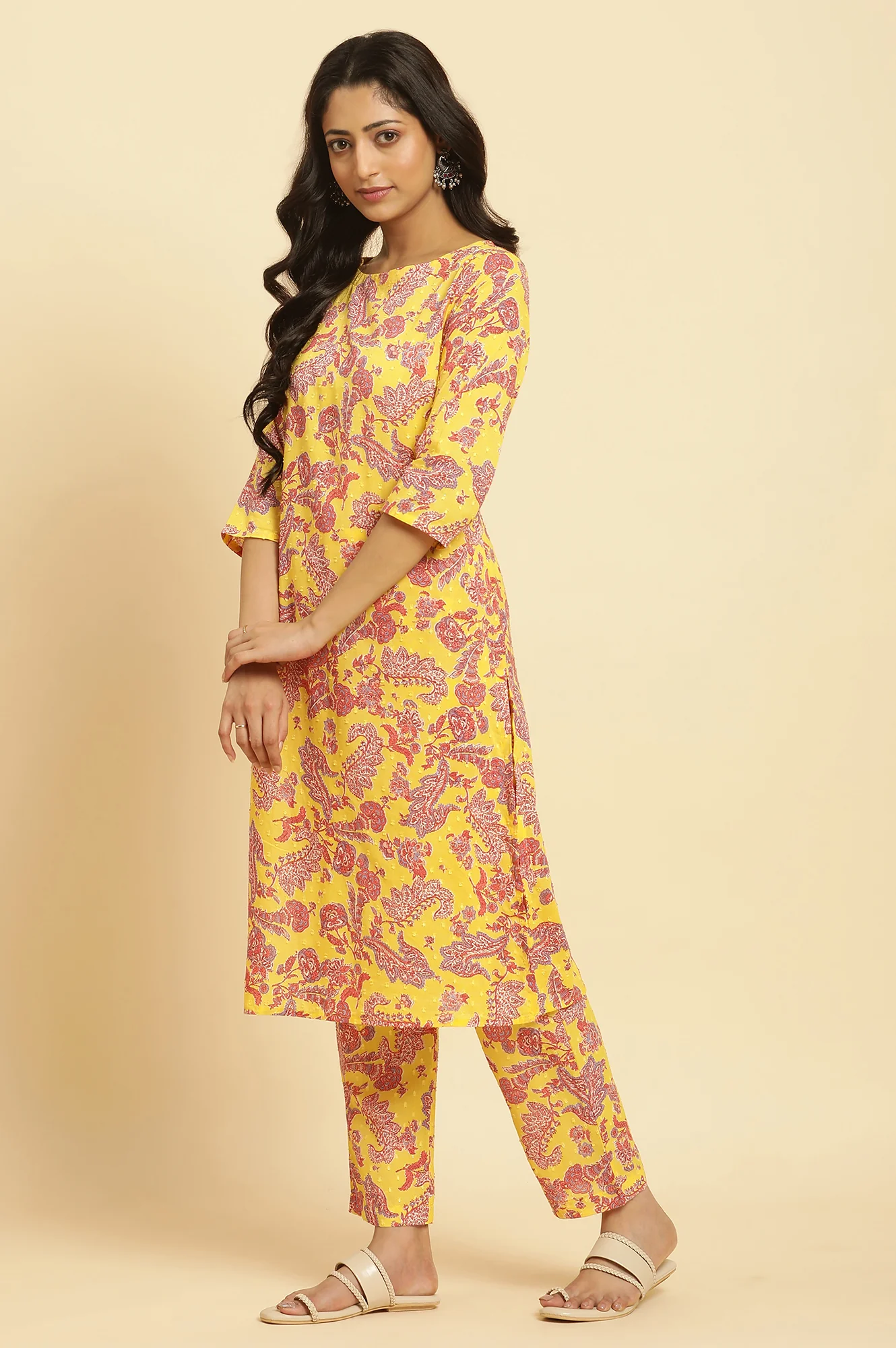 Yellow Floral Printed Cotton Kurta And Pants Co-Ord Set - Image 3