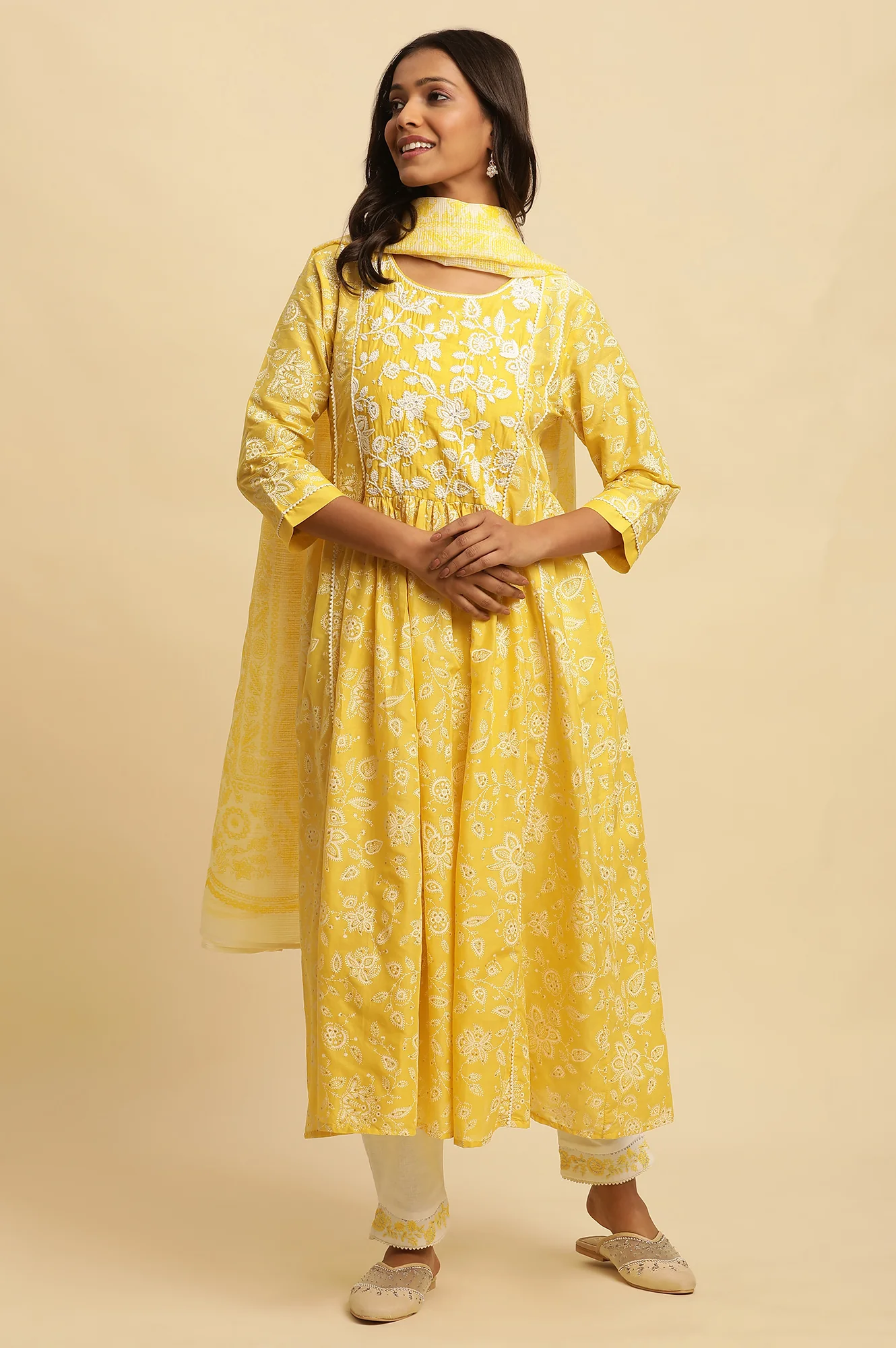 Yellow Floral Printed Kurta, Pants and Dupatta Set - Image 3