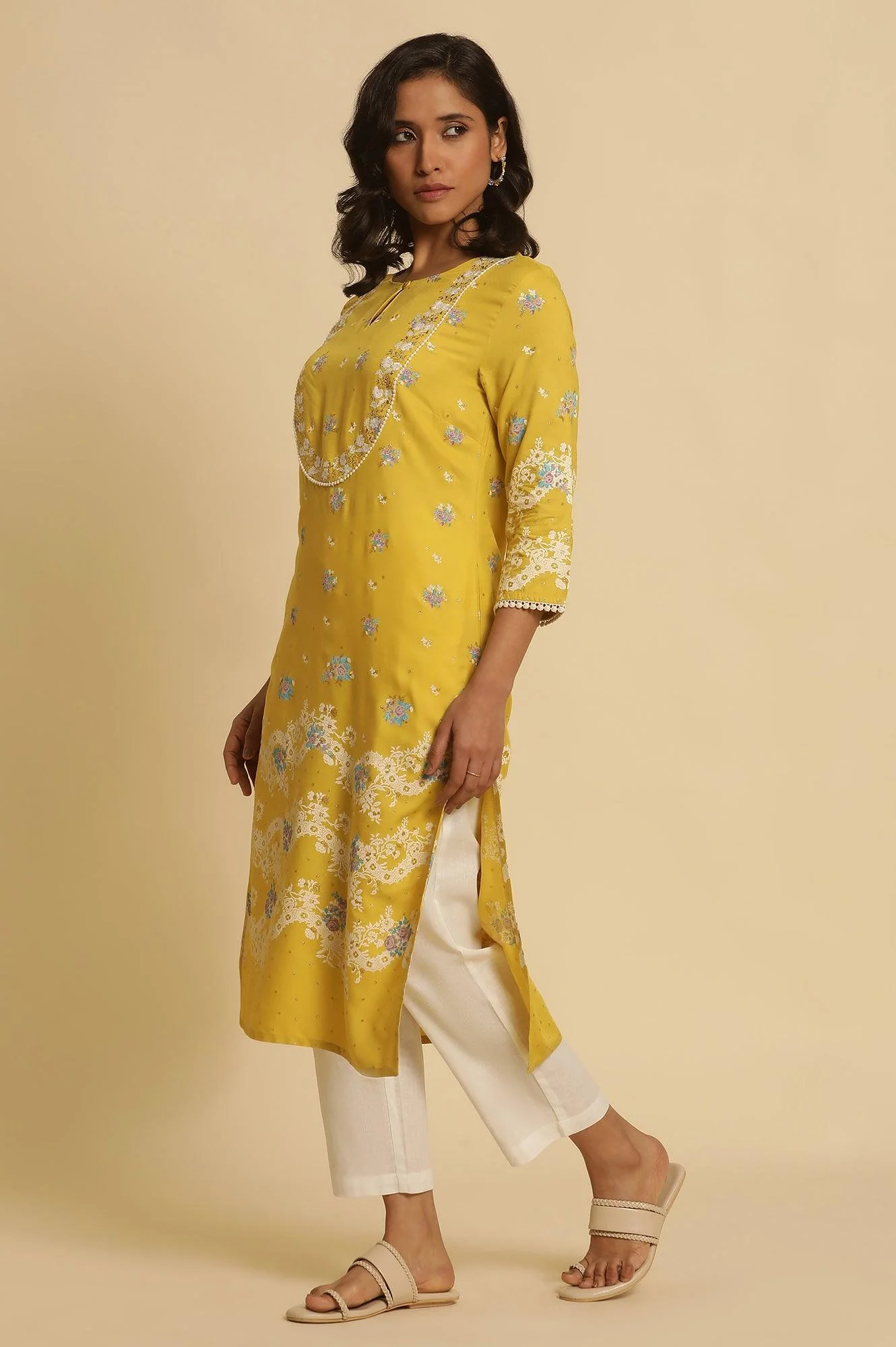 Yellow Floral Printed Kurta With Embroidery - Image 3