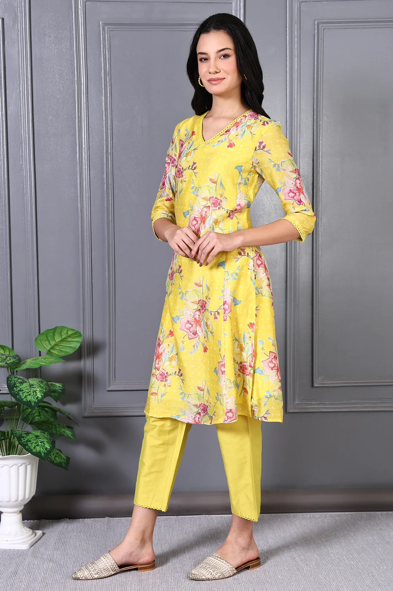 Yellow Floral Printed Lace Chanderi Flared Kurta - Image 4