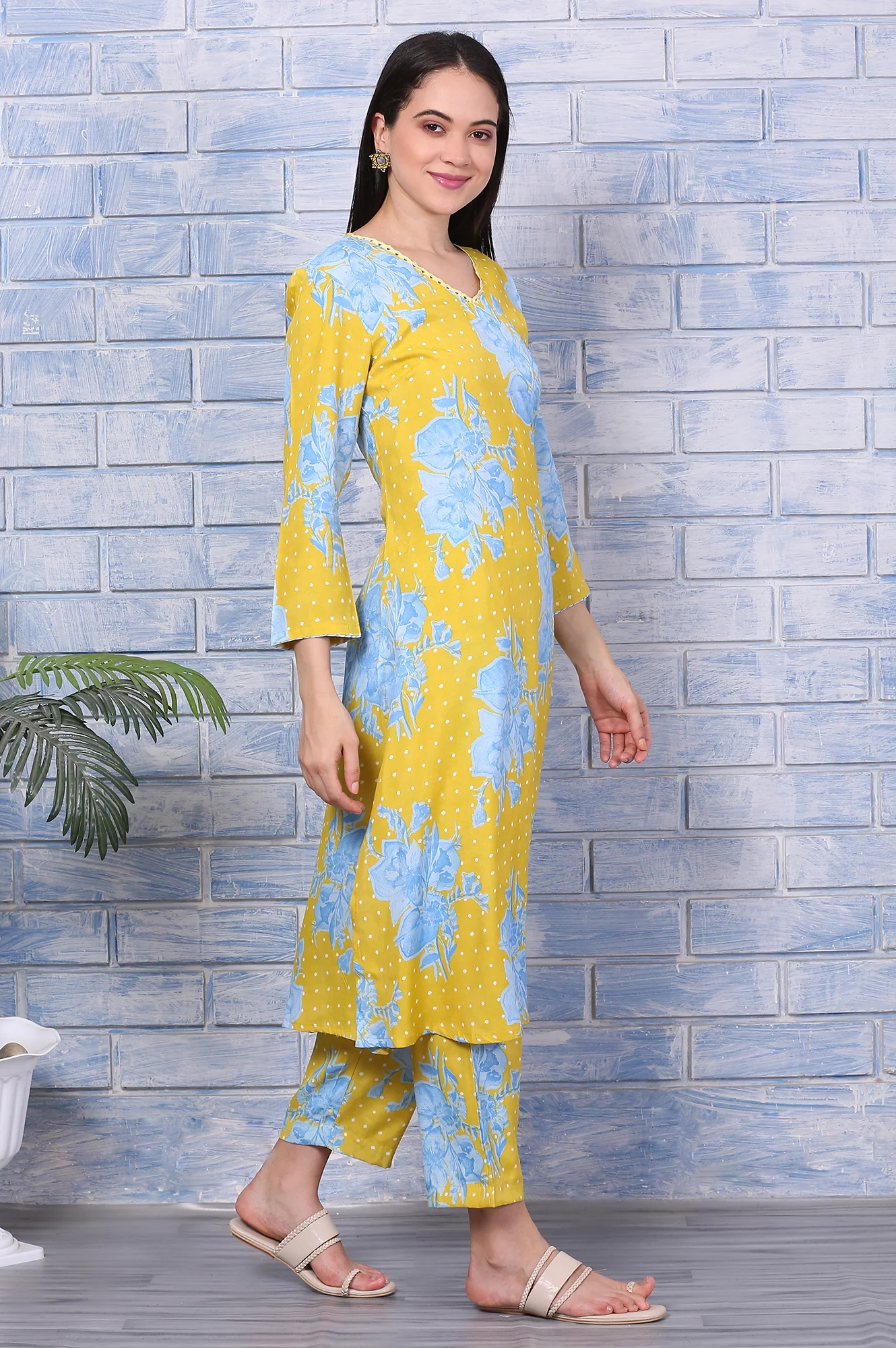 Yellow Floral Printed Lace Straight Kurta and Pants Co-ord Set - Image 6