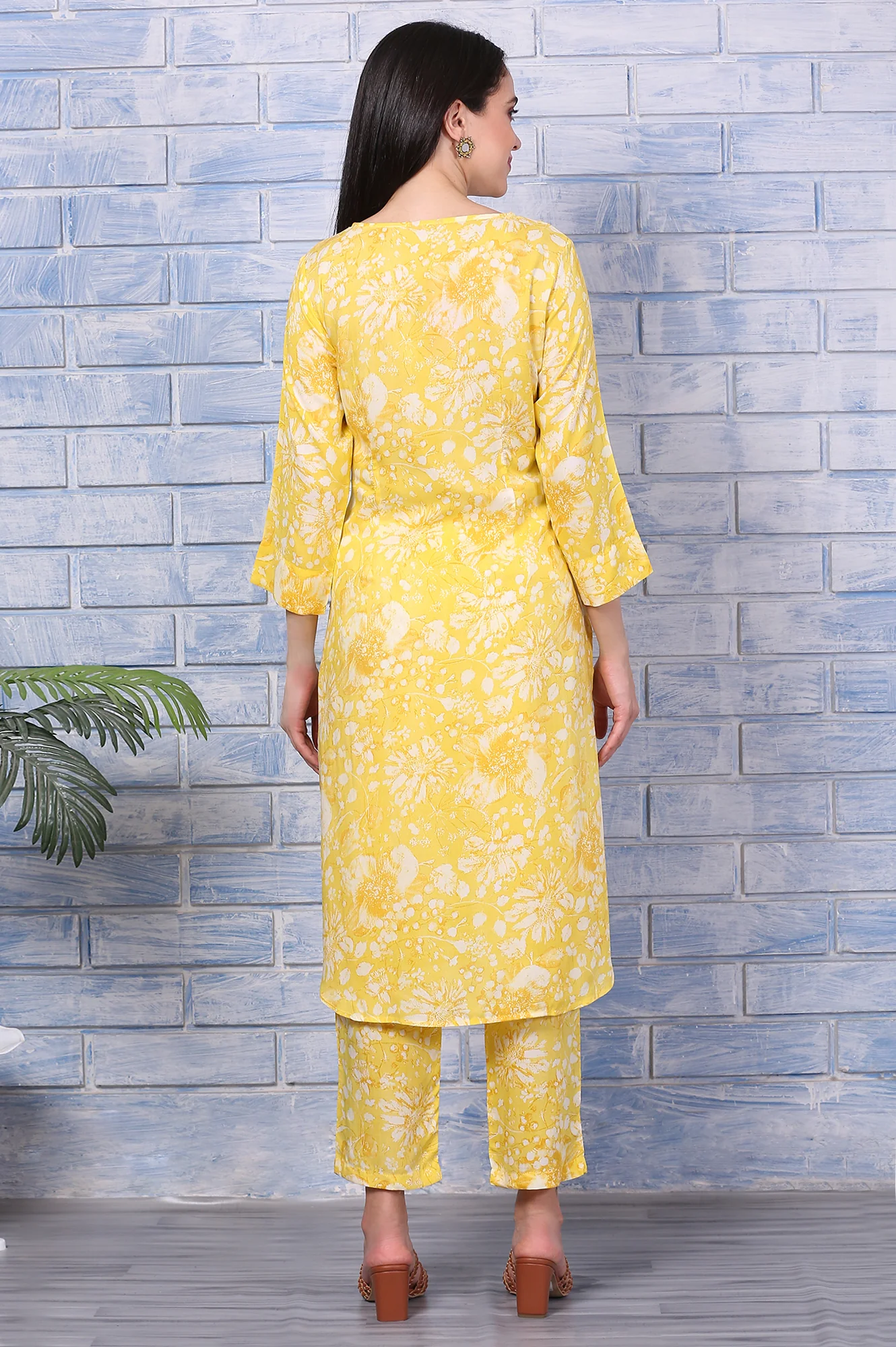 Yellow Floral Printed Lace Straight Kurta and Pants Co-ord Set - Image 5