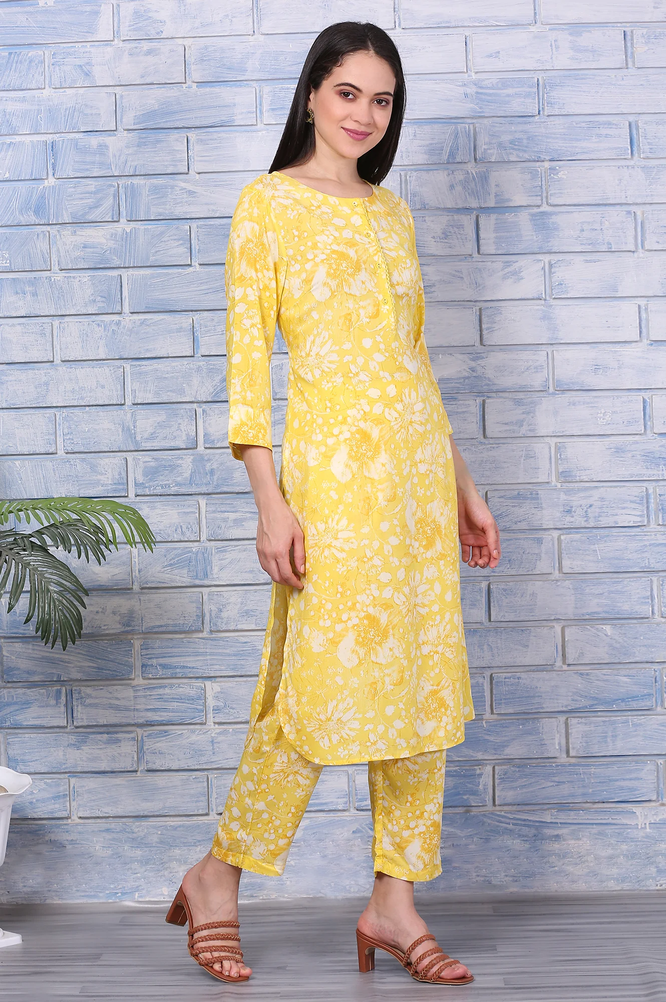 Yellow Floral Printed Lace Straight Kurta and Pants Co-ord Set - Image 6