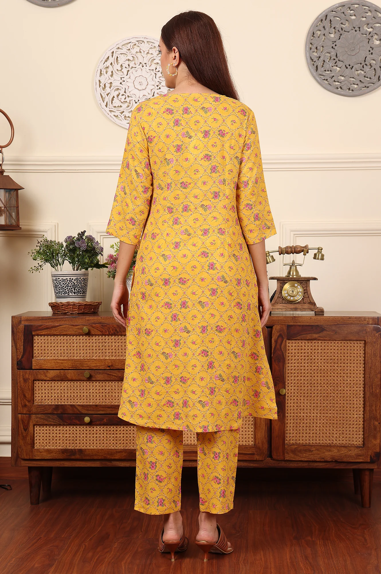 Yellow Floral Printed Pure Cotton Kurta And Pants Co-Ord Set - Image 5
