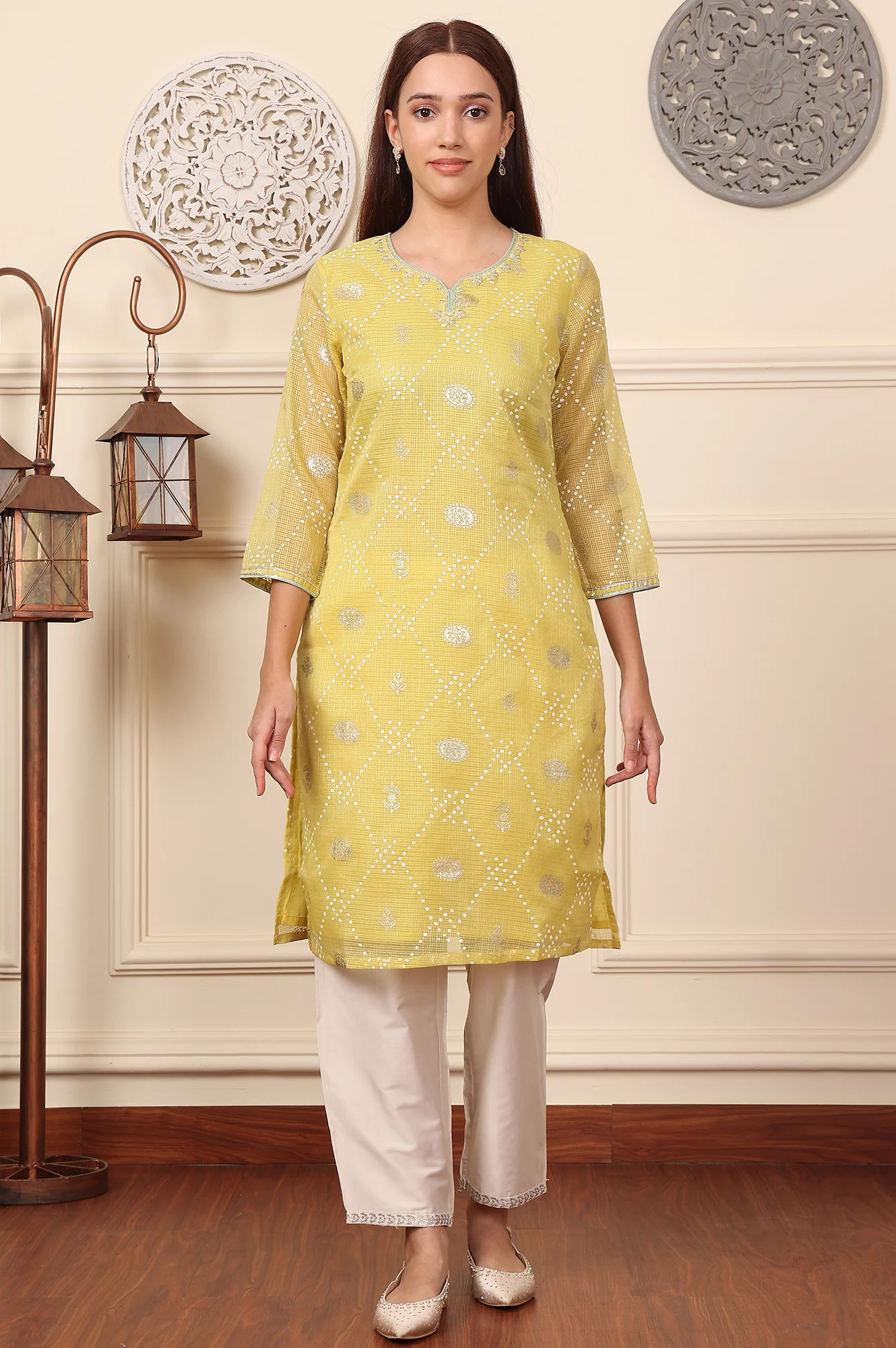 Yellow Foil Printed Kota Doriya Kurta With Zari Embroidered Neck - Image 2