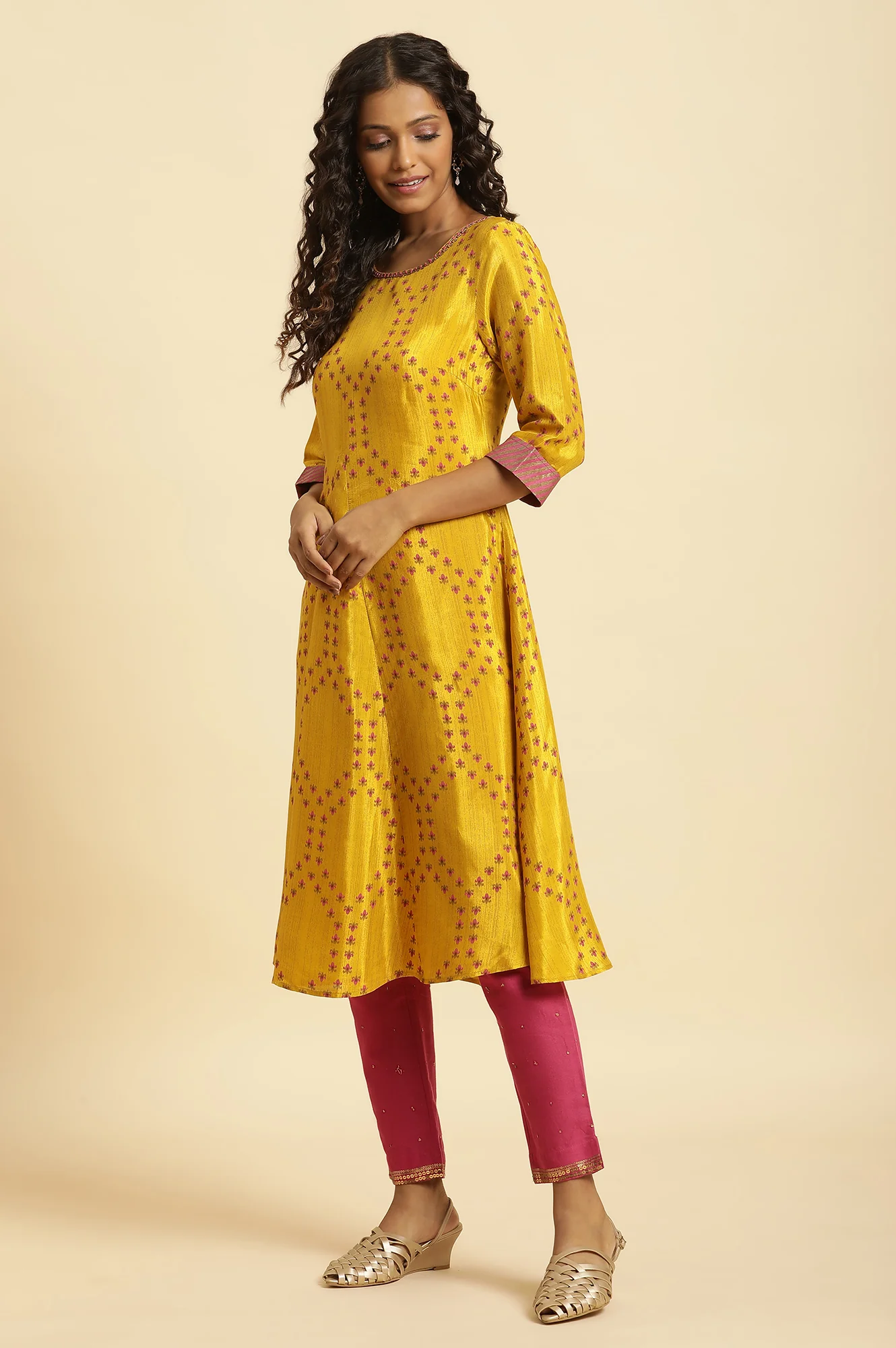 Yellow Geometric Printed Shantung Flared Kurta and Pants Set - Image 3