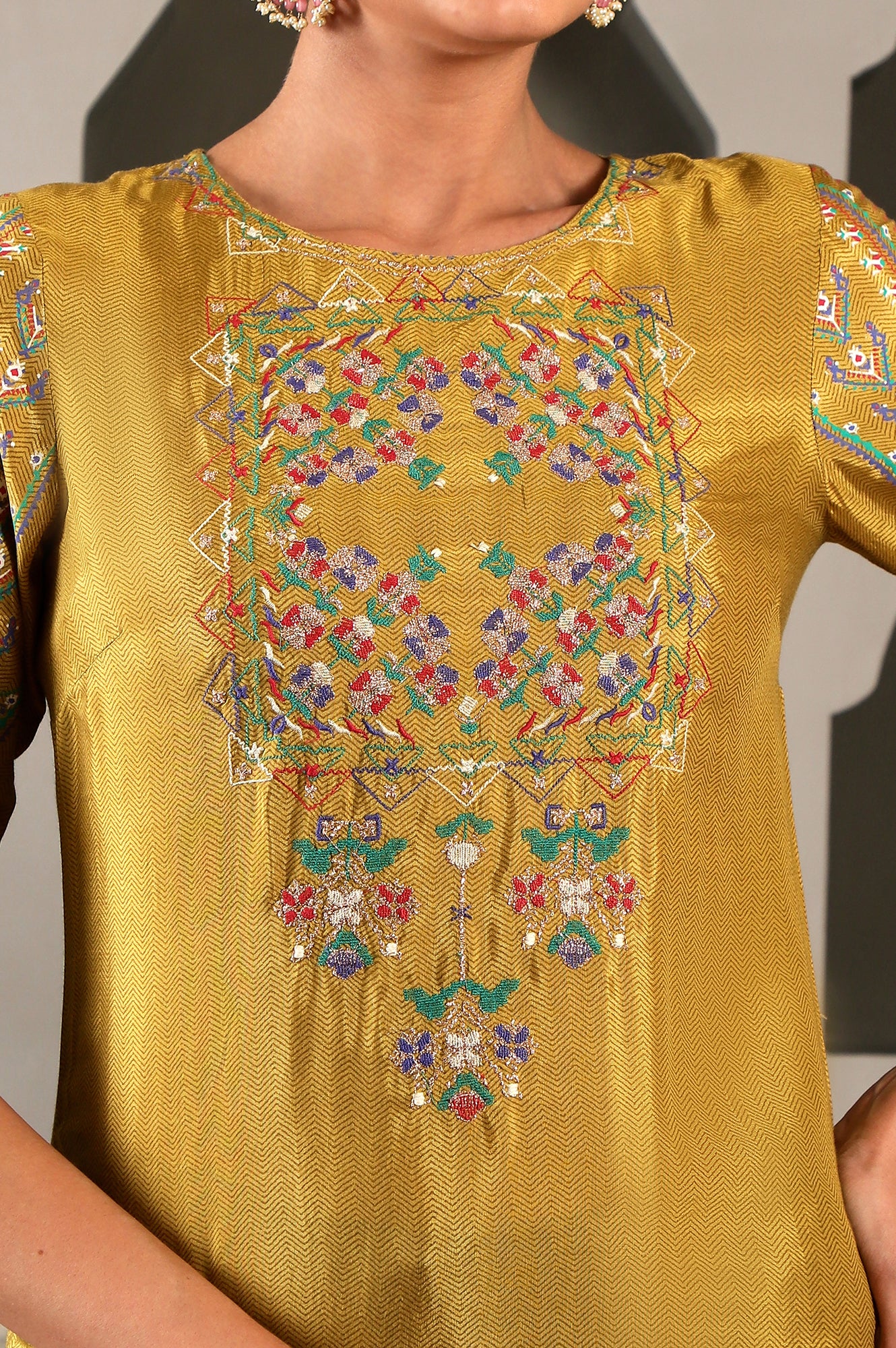 Yellow Geometric Printed Shantung Straight Kurta with Embroidered Yoke - Image 3