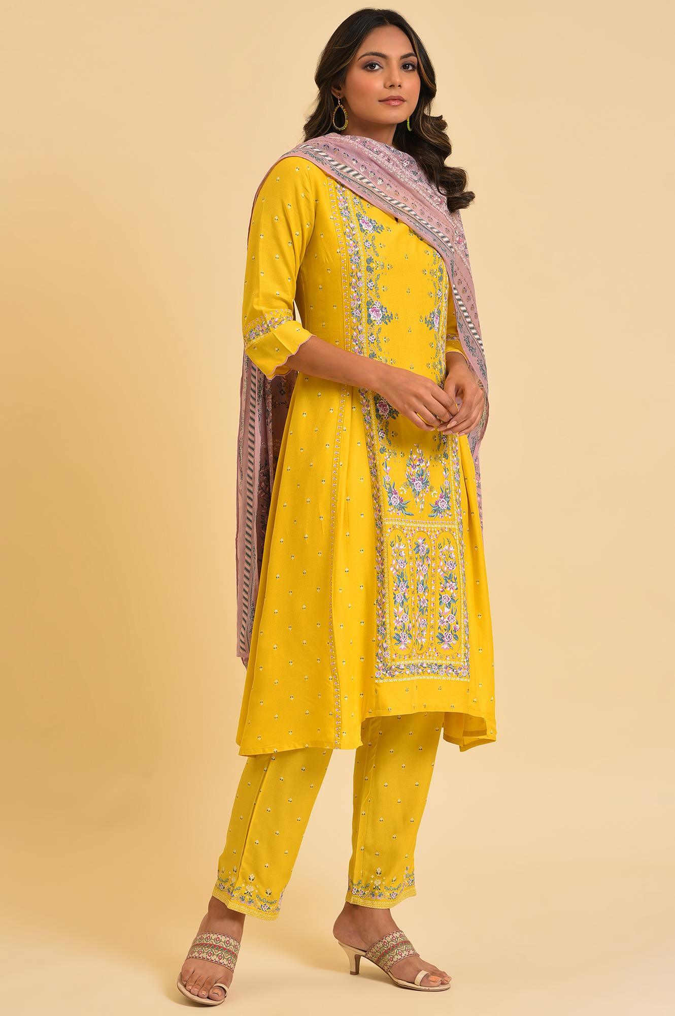 Yellow Glitter Printed Festive kurta, Pants & Dupatta Set - Image 4