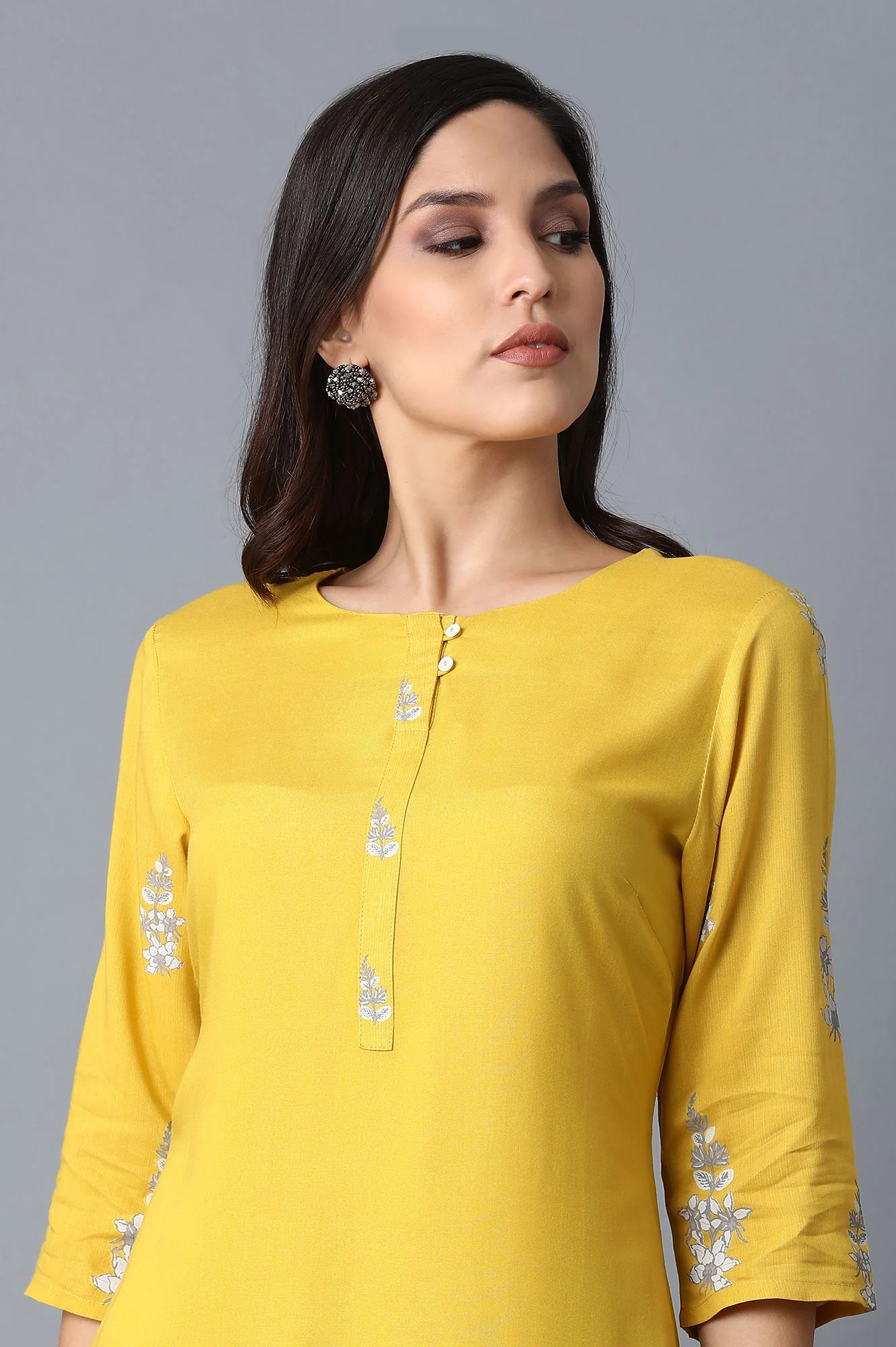 Yellow Kurta With Printed Yoke - Image 5