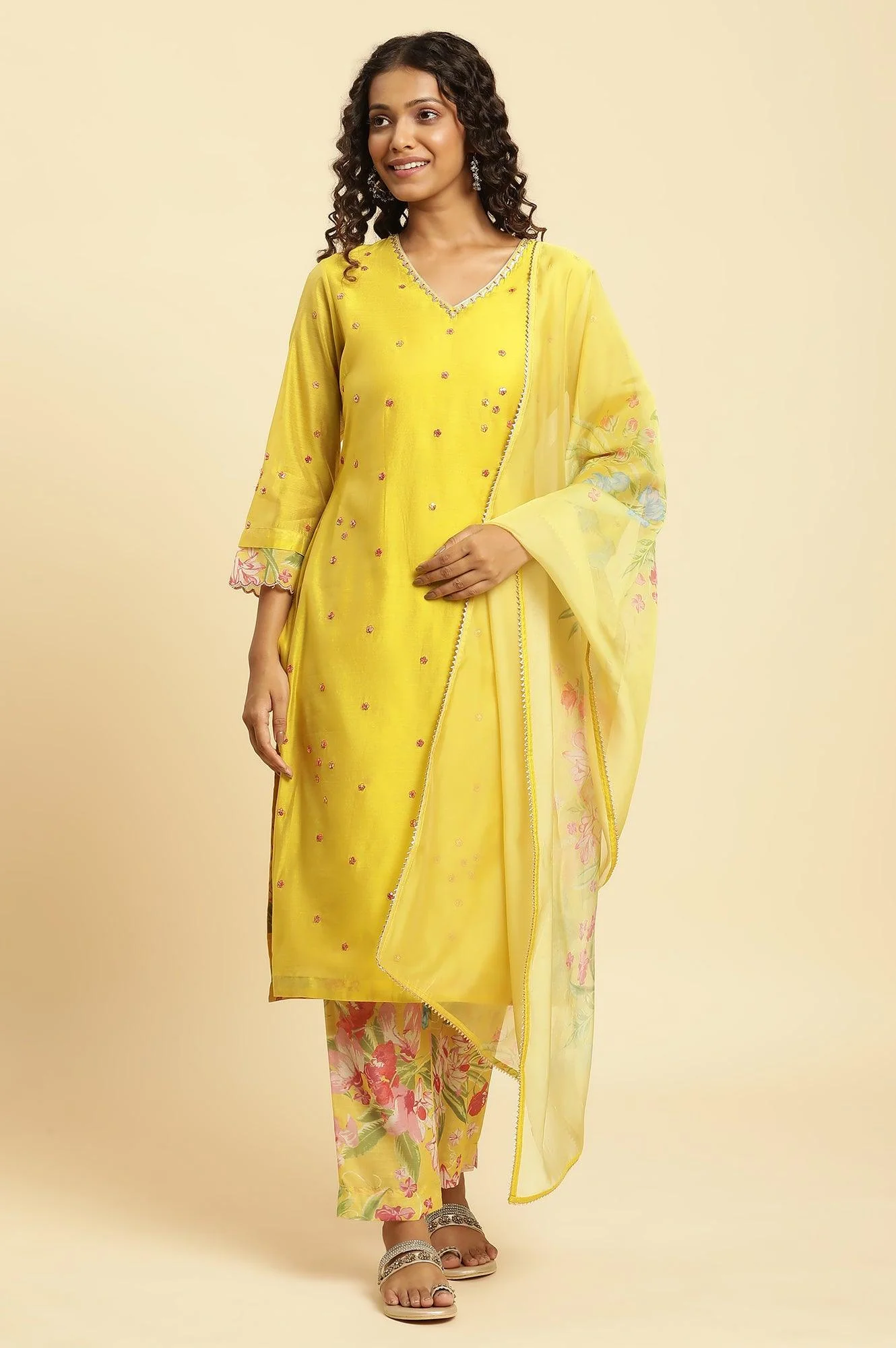 Yellow Metallic Embroidered Kurta, Pants And Organza Dupatta - Image 3