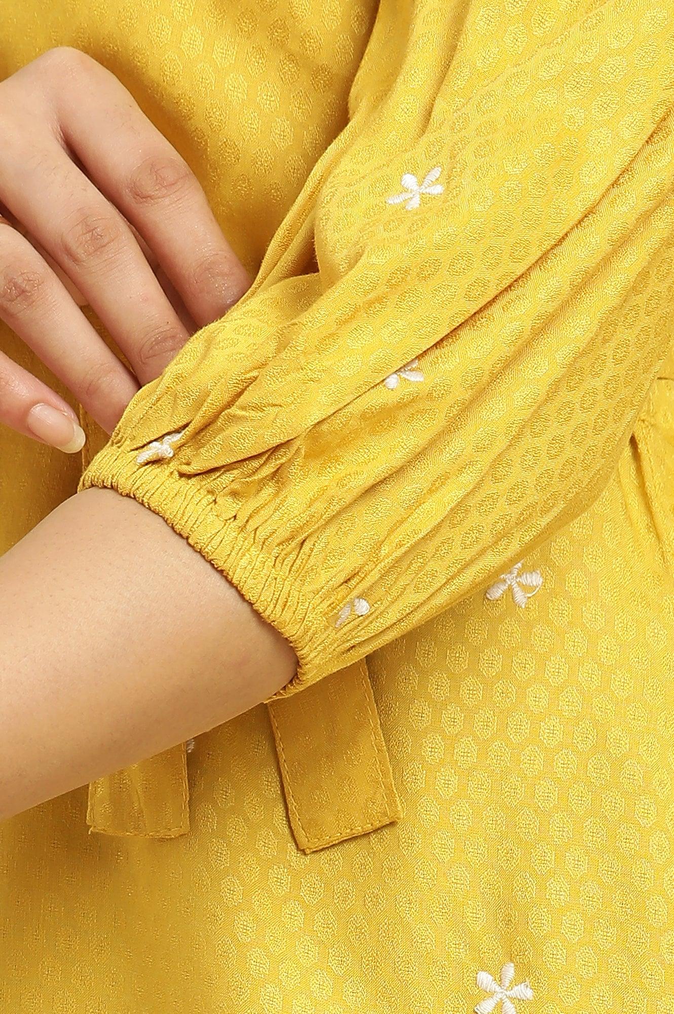 Yellow Minimal Embroidered Western Top With Belt - Image 7