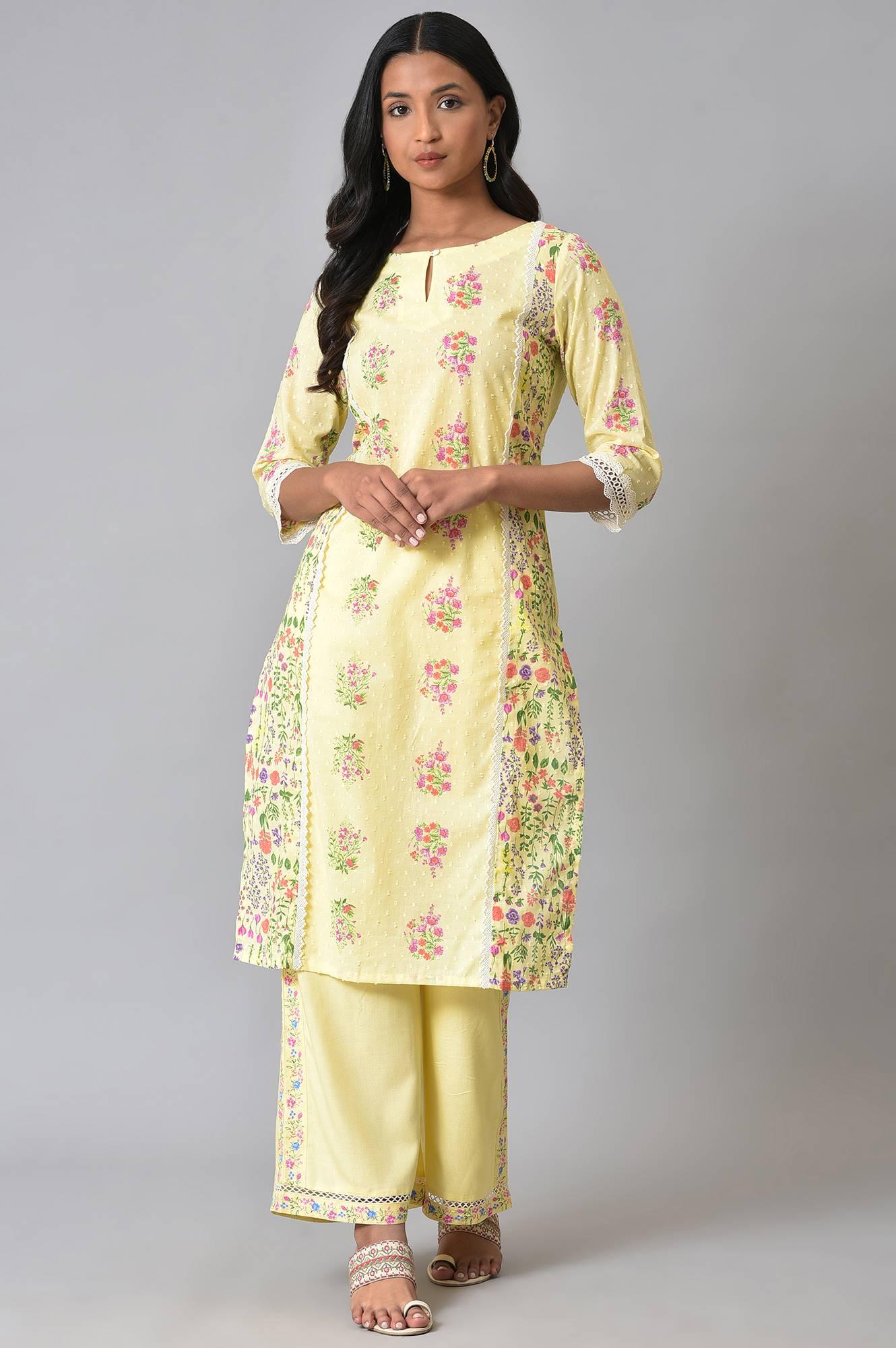 Yellow Panelled Floral kurta With Lace Detail - Image 7