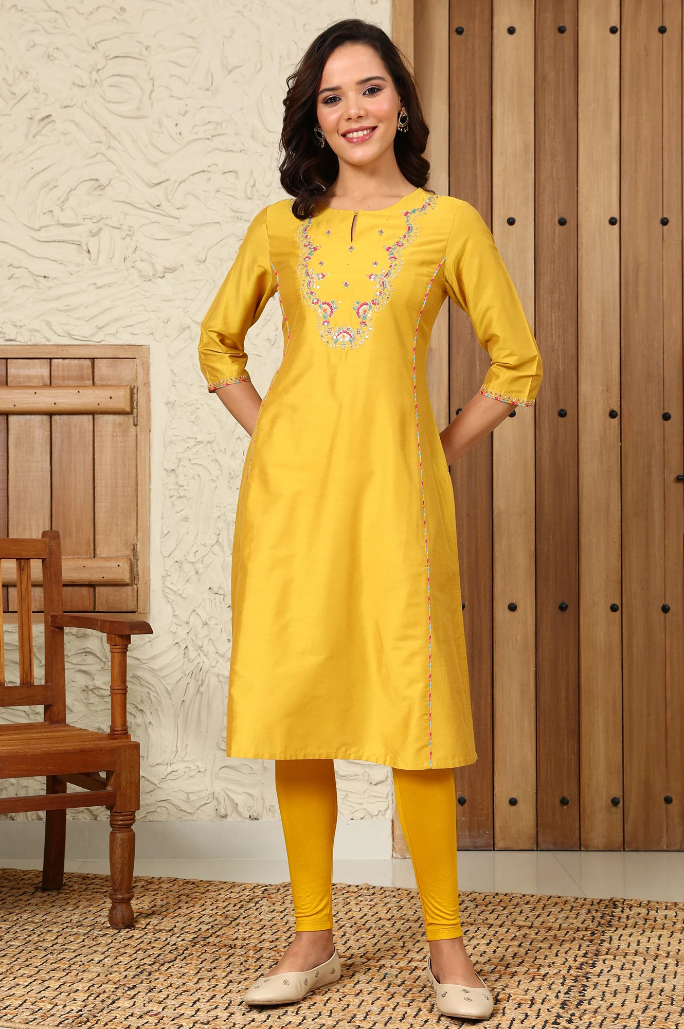 Yellow Solid Dori Embroidered Festive Straight Kurta - Image 2