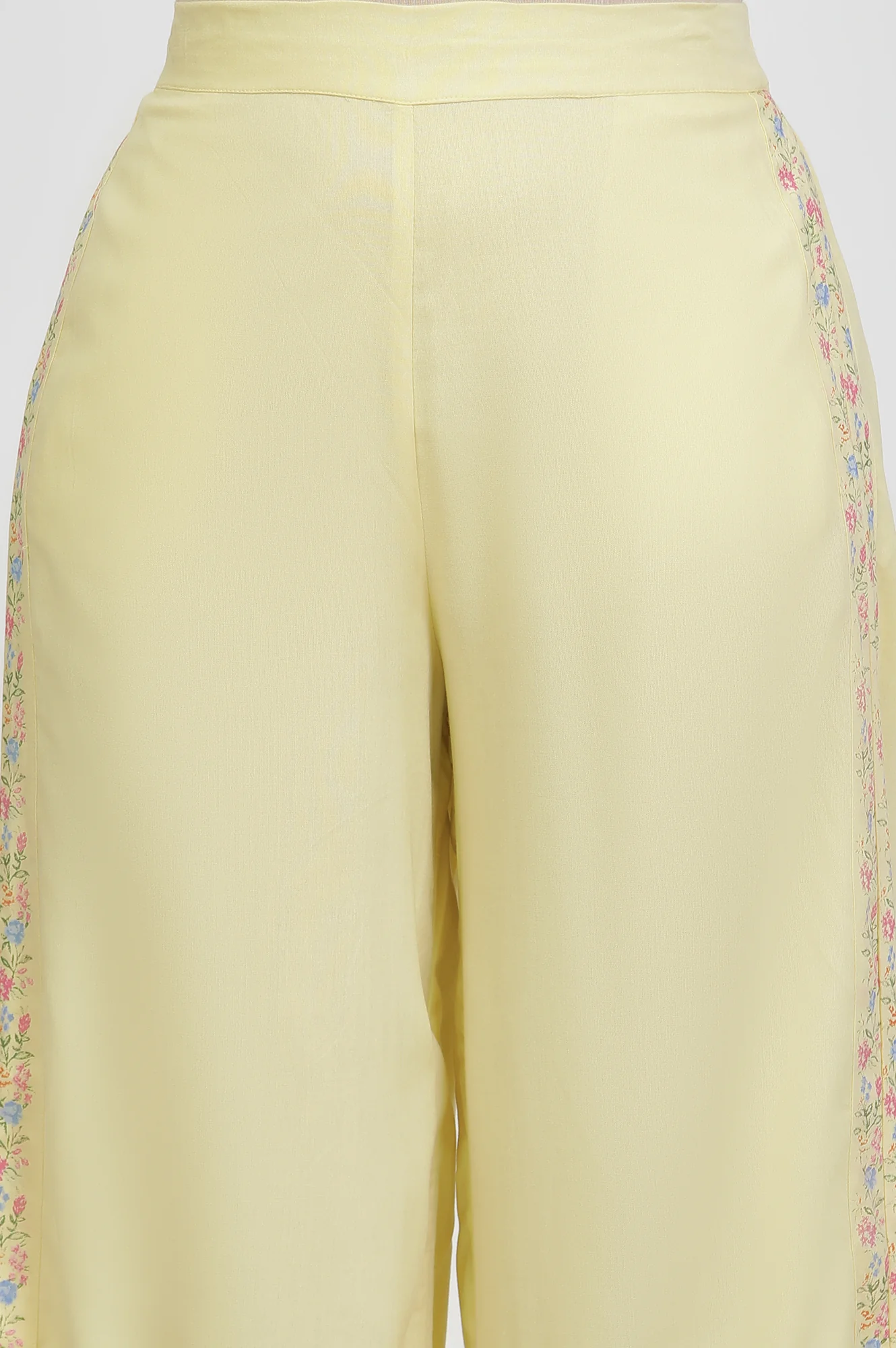 Yellow Solid Thread Embroidered Rayon Straight Kurta and Pants Co-Ord Set - Image 8
